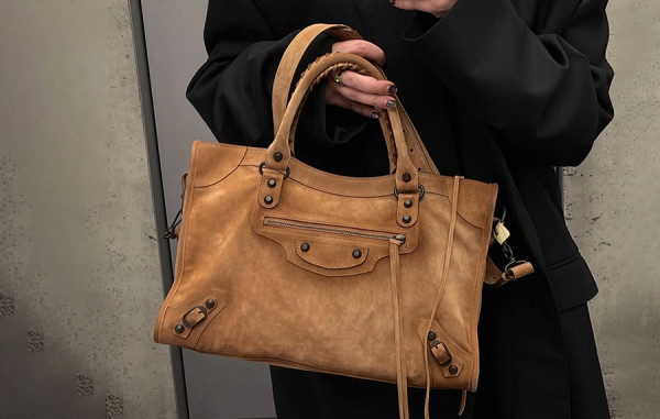 발렌시A가 르시티 백 미디엄 (2color)